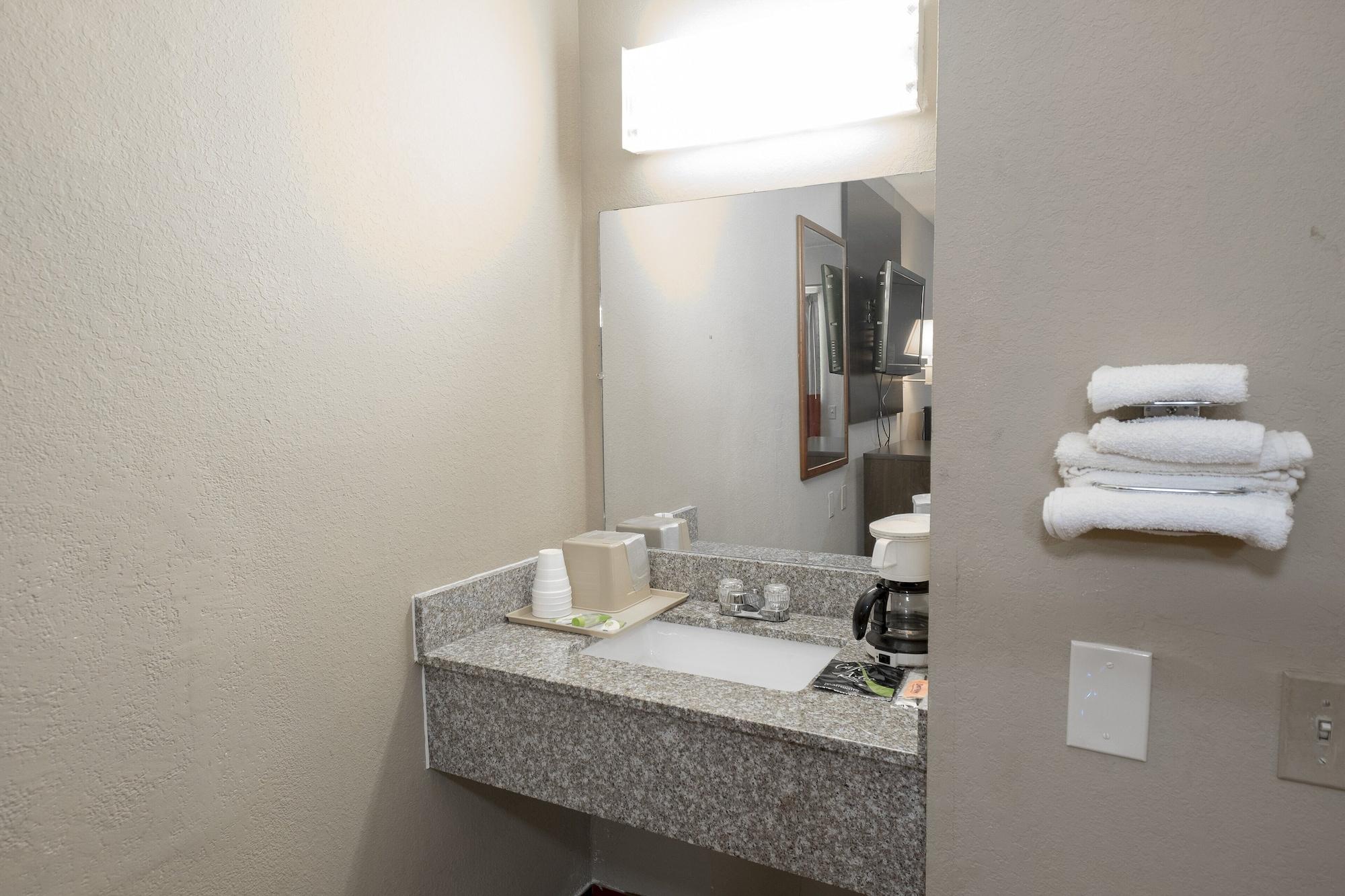 Red Roof Inn Jackson Downtown - Fairgrounds Екстериор снимка