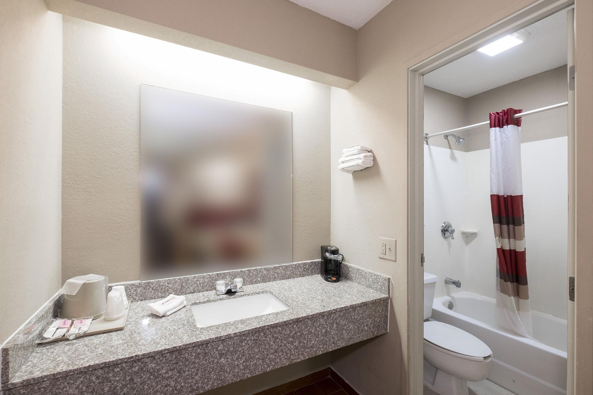 Red Roof Inn Jackson Downtown - Fairgrounds Екстериор снимка
